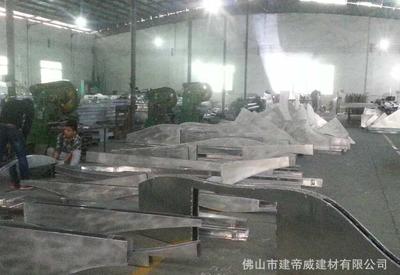 工廠直供優(yōu)質(zhì)鋁型材貼天然木皮裝飾面板 價(jià)格、廠家與圖片全解析